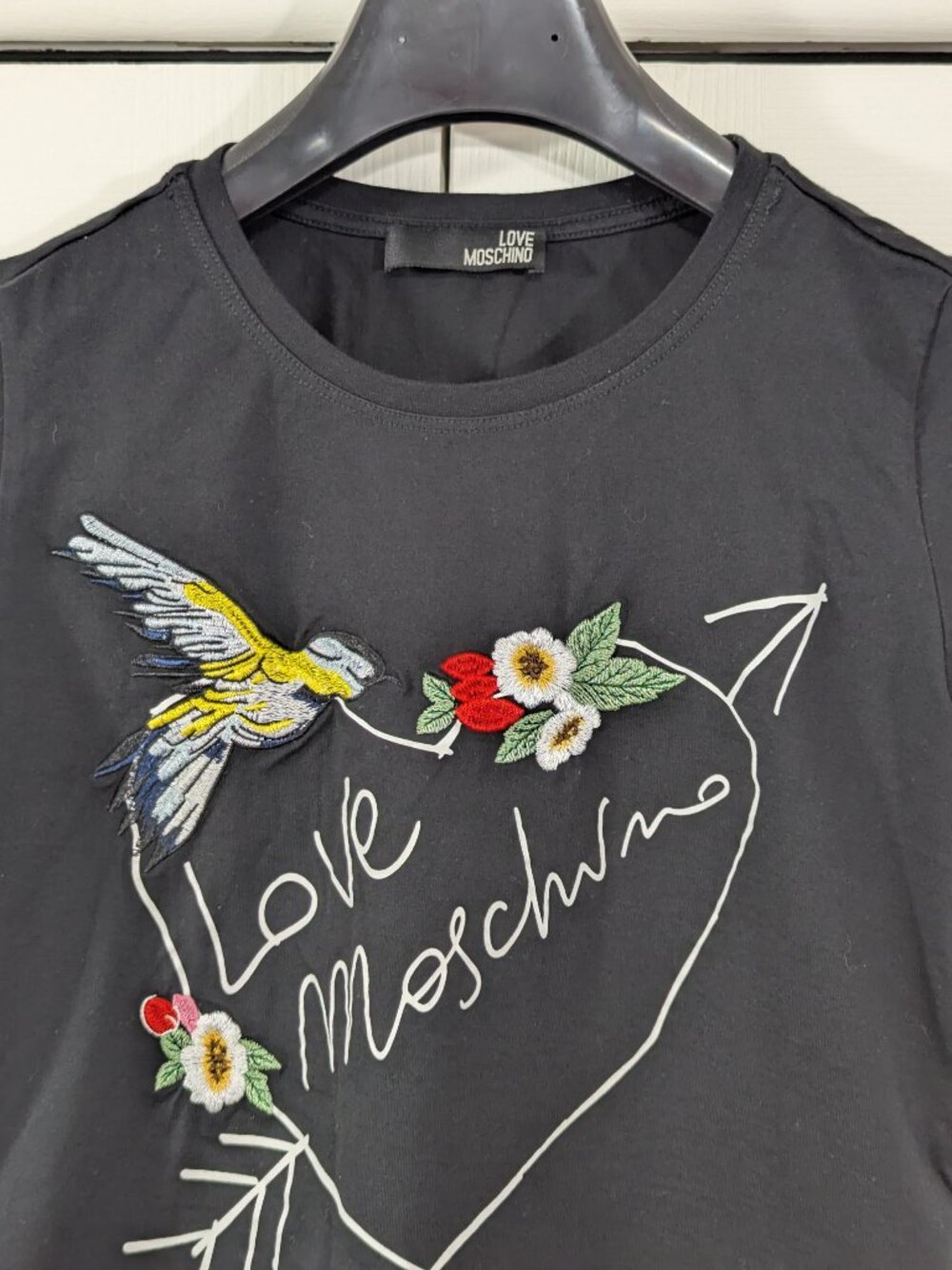 Love Moschino Black Graphic T-shirt Hummingbird and Flowers - Picture 4 of 8